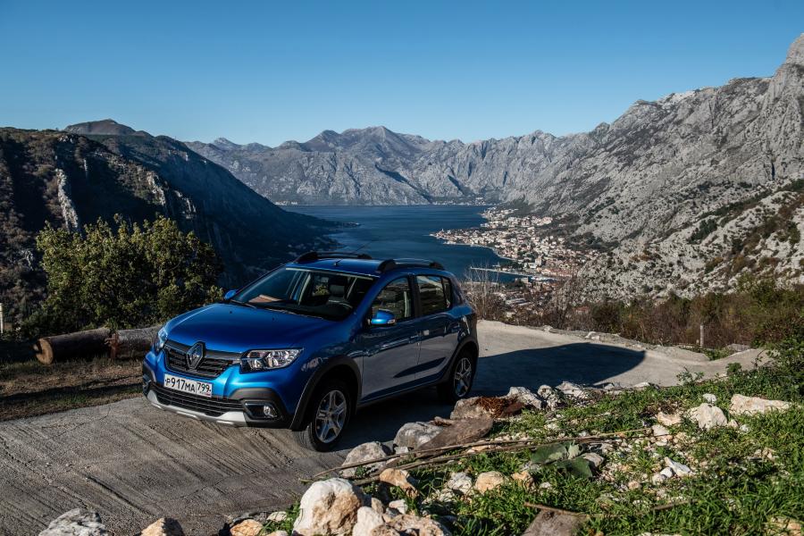  Renault Sandero Stepway 2018 года  (CIS) (фото 4 из 12)